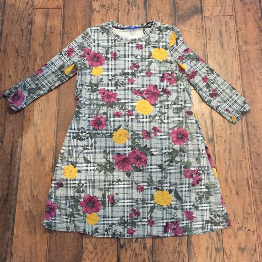 Women’s Long Sleeved Dress with Pockets